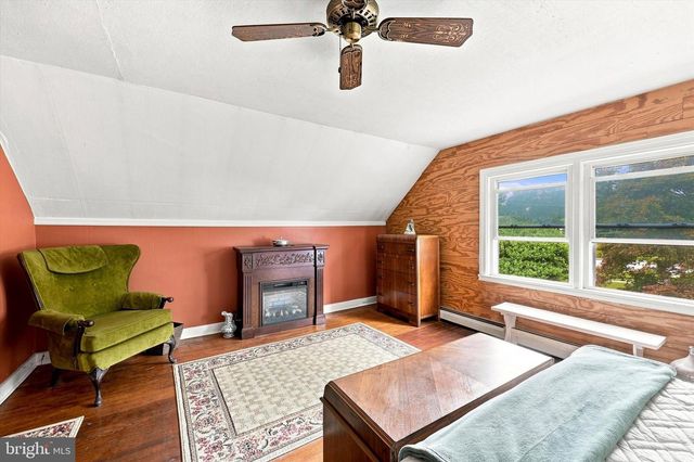 24 HILLMAN AVE, Trenton, NJ 08638