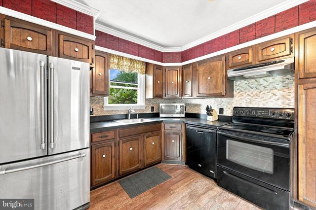 24 HILLMAN AVE, Trenton, NJ 08638