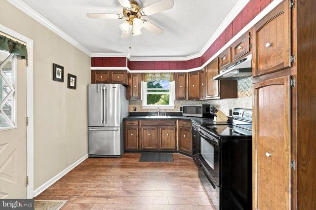 24 HILLMAN AVE, Trenton, NJ 08638