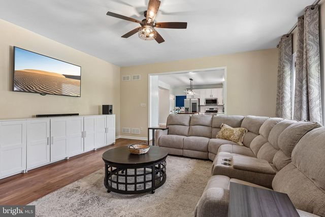 5025 DEER DR, Downingtown, PA 19335