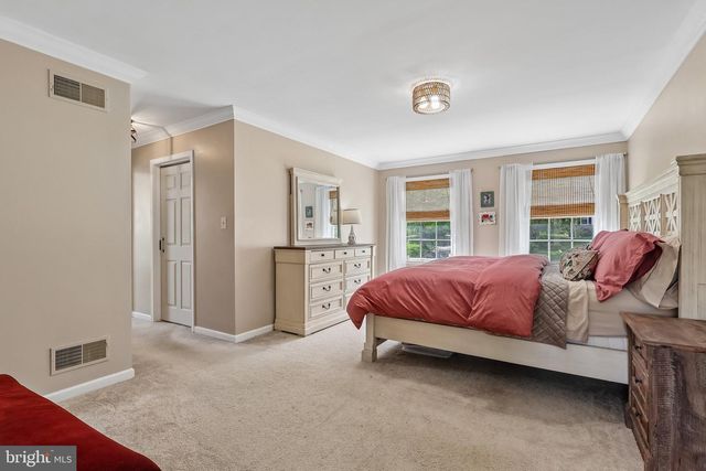 5025 DEER DR, Downingtown, PA 19335