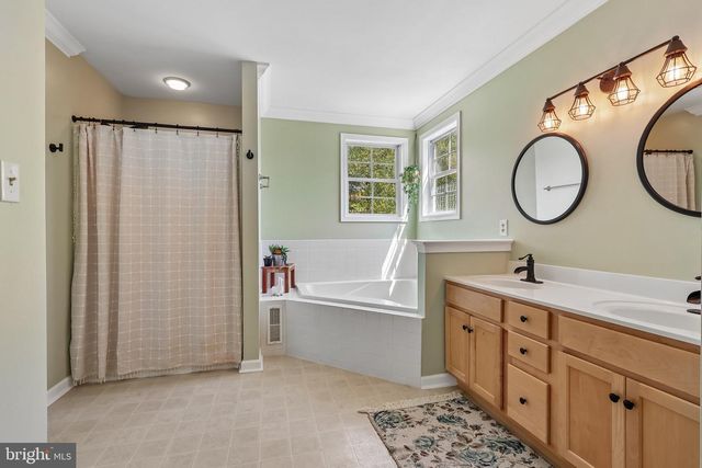 5025 DEER DR, Downingtown, PA 19335
