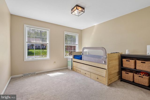 5025 DEER DR, Downingtown, PA 19335