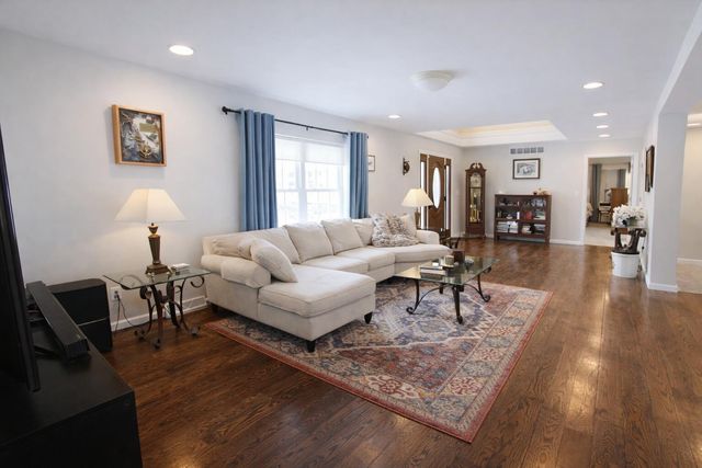 2688 N Goldring Road, La Porte, IN 46350