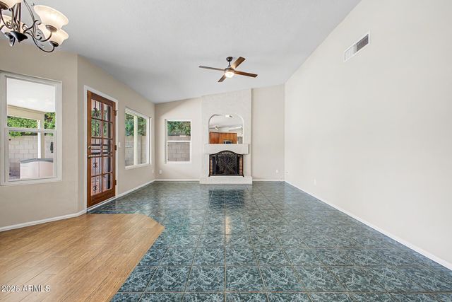 4111 E CHOLLA CANYON Drive, Phoenix, AZ 85044