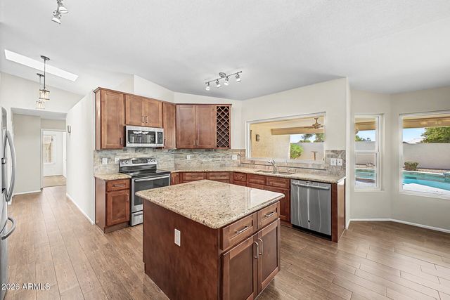 4111 E CHOLLA CANYON Drive, Phoenix, AZ 85044