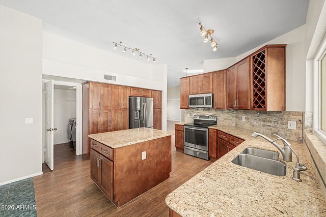 4111 E CHOLLA CANYON Drive, Phoenix, AZ 85044