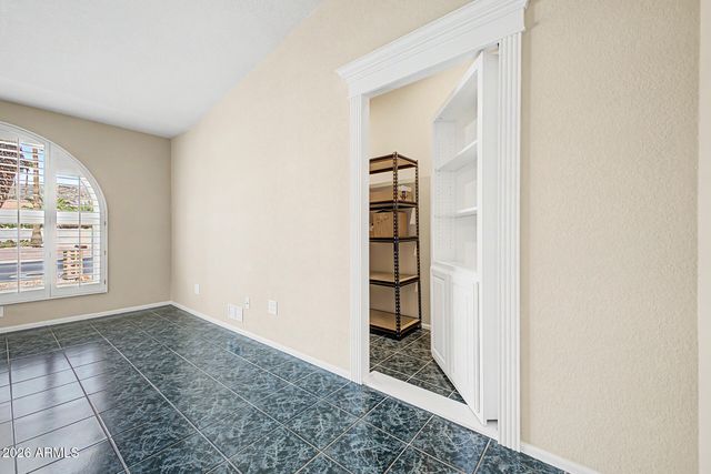 4111 E CHOLLA CANYON Drive, Phoenix, AZ 85044