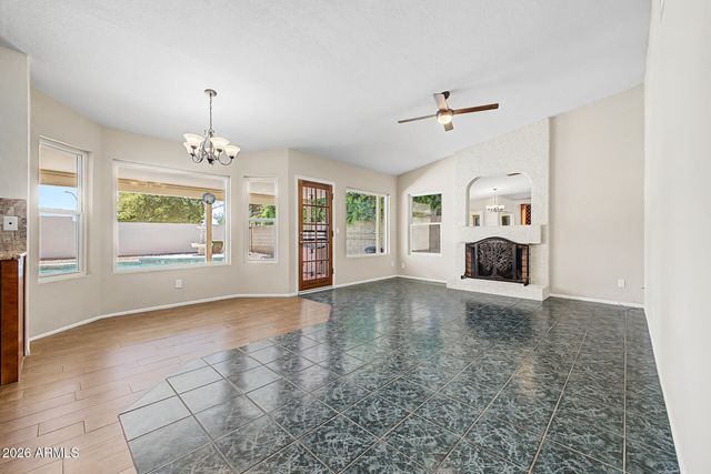 4111 E CHOLLA CANYON Drive, Phoenix, AZ 85044