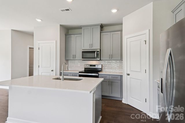 9029 Foggy Brook Loop, Charlotte, NC 28216