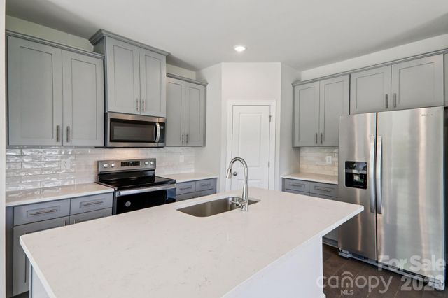 9029 Foggy Brook Loop, Charlotte, NC 28216