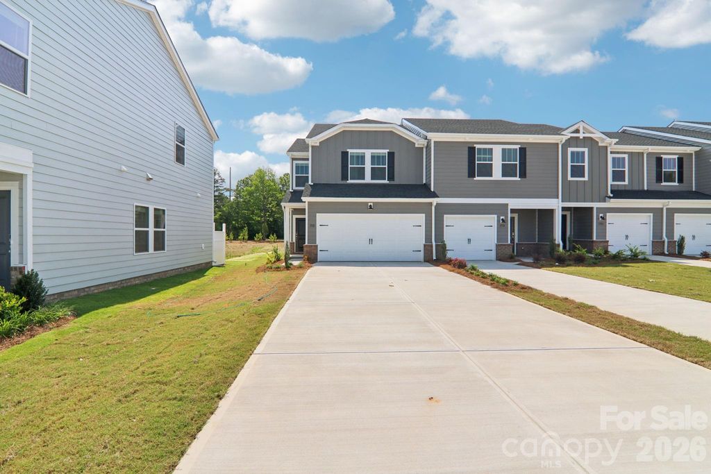 9029 Foggy Brook Loop, Charlotte, NC 28216