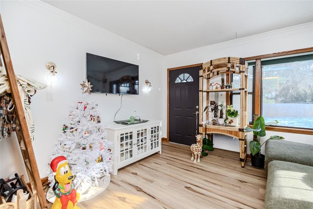 3213 45th Street, Des Moines, IA 50310