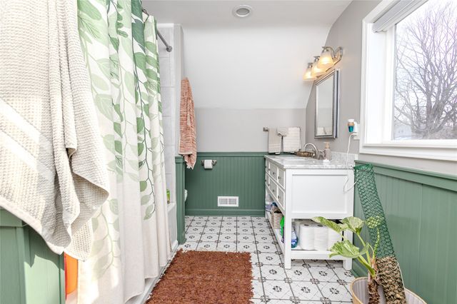 3213 45th Street, Des Moines, IA 50310