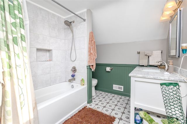 3213 45th Street, Des Moines, IA 50310