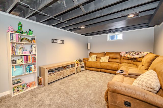 3213 45th Street, Des Moines, IA 50310