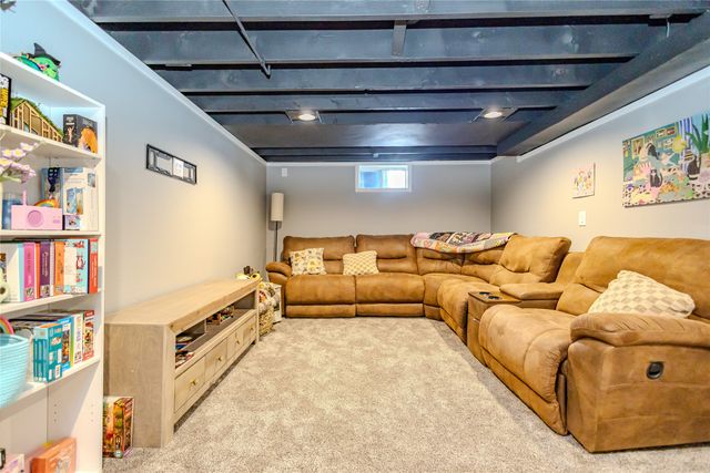 3213 45th Street, Des Moines, IA 50310