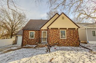 3213 45th Street, Des Moines, IA 50310