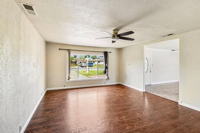 1089 1st St, Lincoln, CA 95648