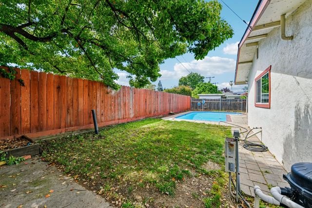 1089 1st St, Lincoln, CA 95648