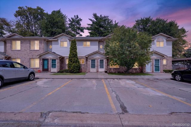 30336 Wedgewood Circle, Roseville, MI 48066