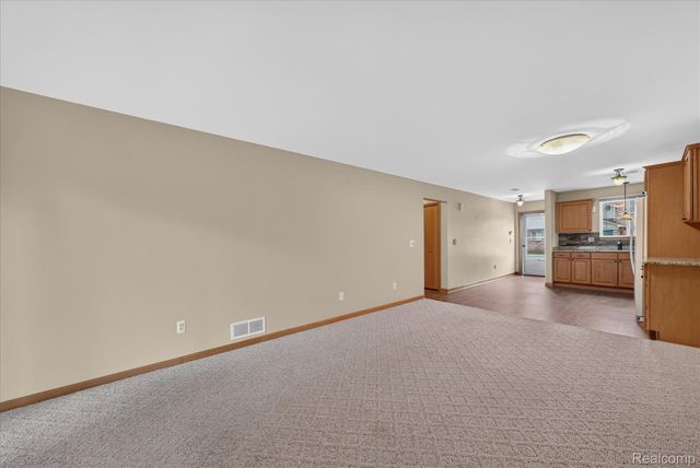 30336 Wedgewood Circle, Roseville, MI 48066