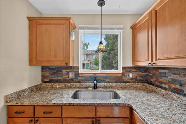 30336 Wedgewood Circle, Roseville, MI 48066