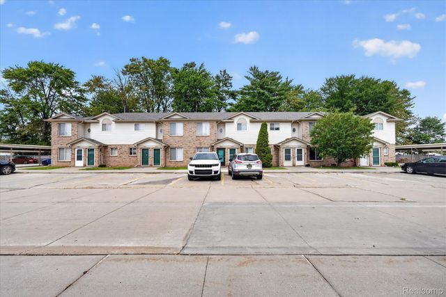 30336 Wedgewood Circle, Roseville, MI 48066