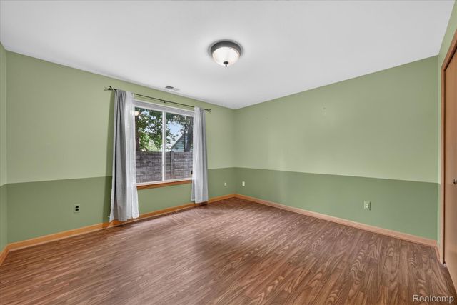 30336 Wedgewood Circle, Roseville, MI 48066