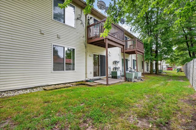 30336 Wedgewood Circle, Roseville, MI 48066