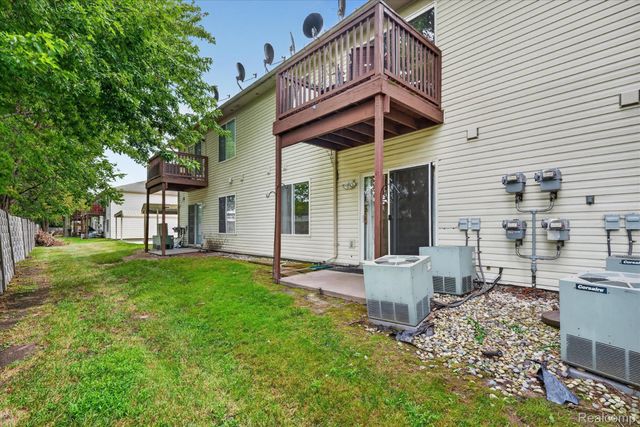30336 Wedgewood Circle, Roseville, MI 48066