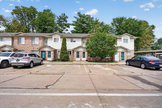 30336 Wedgewood Circle, Roseville, MI 48066