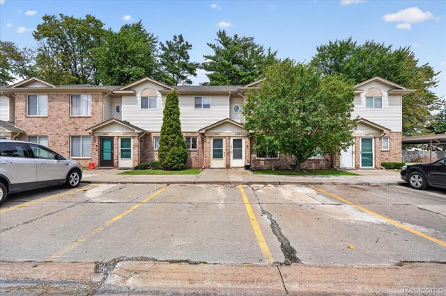 30336 Wedgewood Circle, Roseville, MI 48066