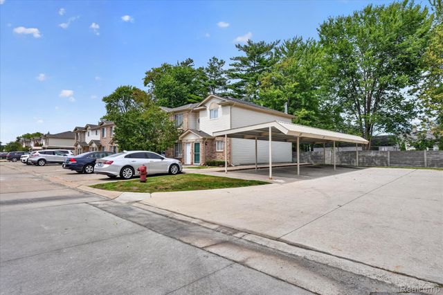 30336 Wedgewood Circle, Roseville, MI 48066
