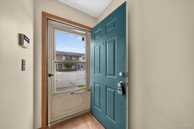 30336 Wedgewood Circle, Roseville, MI 48066
