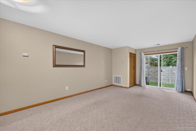 30336 Wedgewood Circle, Roseville, MI 48066