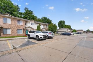 30336 Wedgewood Circle, Roseville, MI 48066