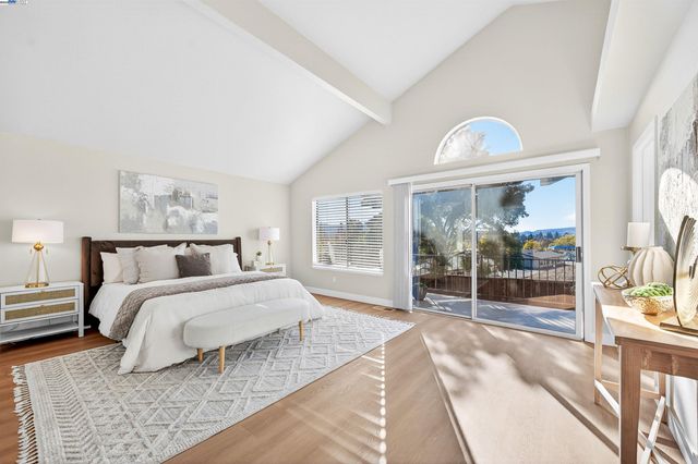 5075 Canyon Crest Dr, San Ramon, CA 94582