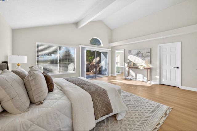 5075 Canyon Crest Dr, San Ramon, CA 94582