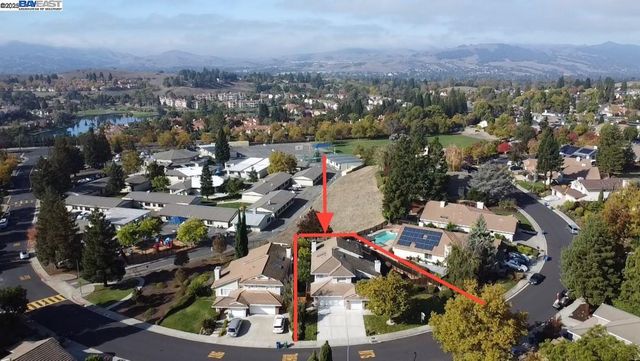 5075 Canyon Crest Dr, San Ramon, CA 94582