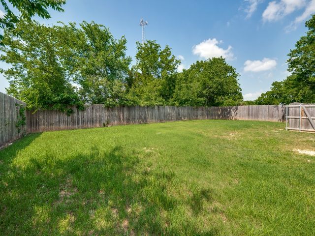 103 Creekside Court, Red Oak, TX 75154