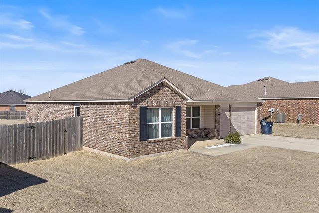 1918 Oak Tree, Shawnee, OK 74804