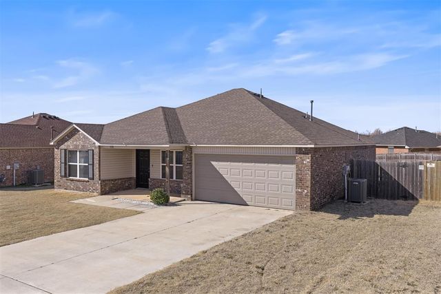 1918 Oak Tree, Shawnee, OK 74804