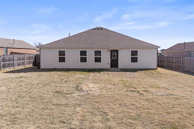1918 Oak Tree, Shawnee, OK 74804