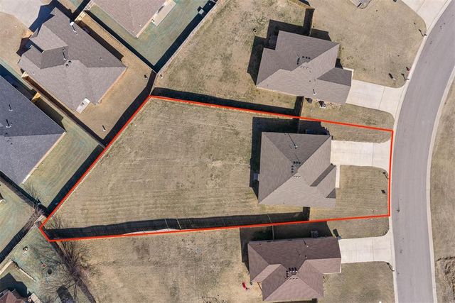 1918 Oak Tree, Shawnee, OK 74804