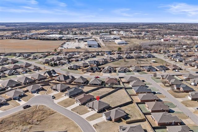 1918 Oak Tree, Shawnee, OK 74804