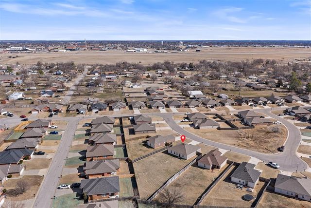 1918 Oak Tree, Shawnee, OK 74804