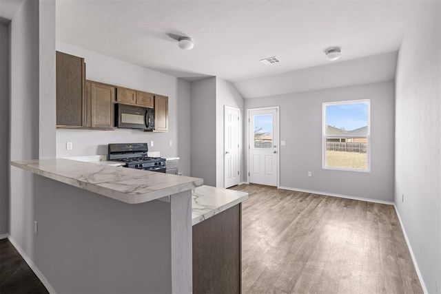 1918 Oak Tree, Shawnee, OK 74804