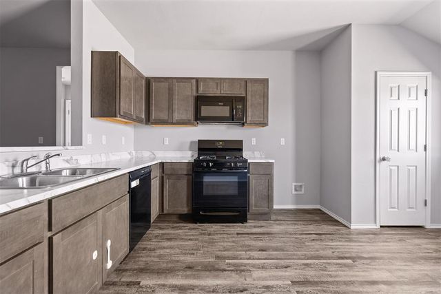 1918 Oak Tree, Shawnee, OK 74804