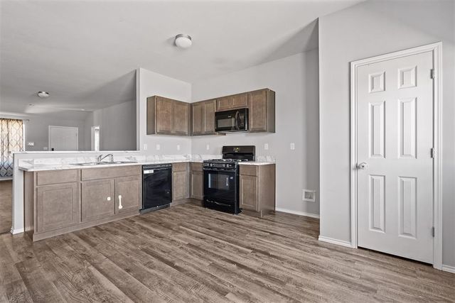 1918 Oak Tree, Shawnee, OK 74804